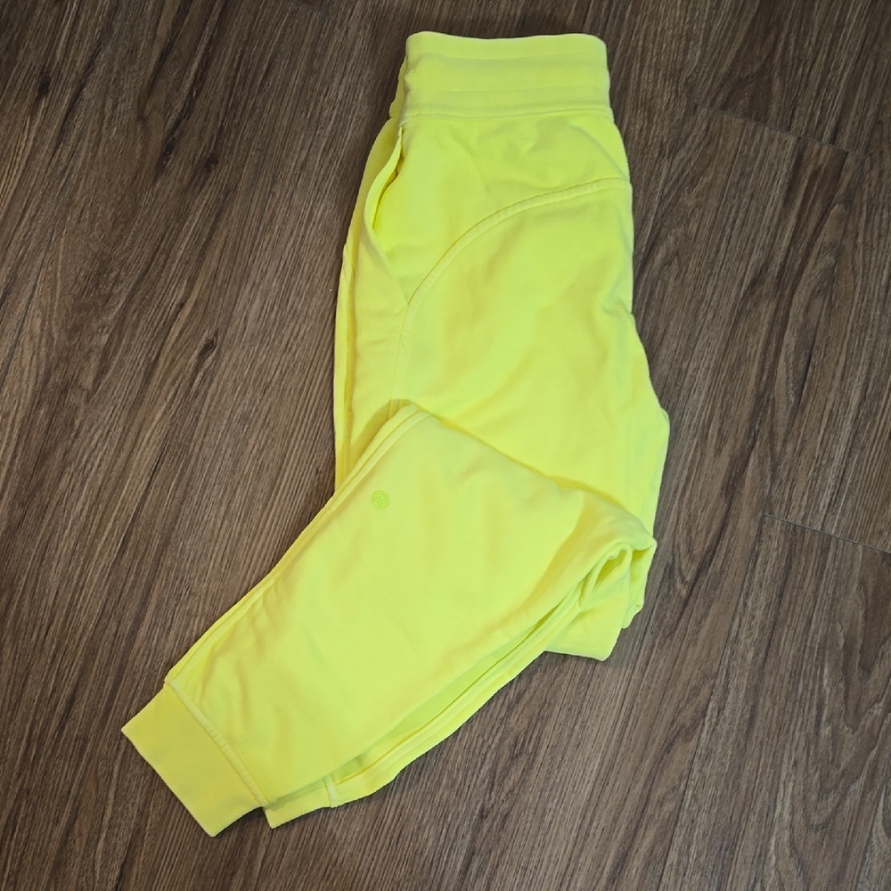 Lululemon Sz 4 Scuba Sweatpants